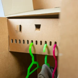 Kartony na ubrania